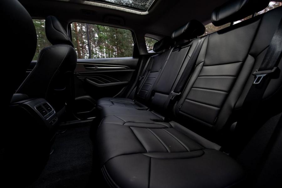 Интерьер Haval F7 2019 года  (фото 7 из 41)